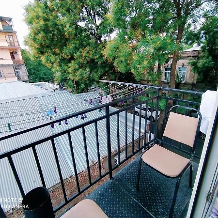 Хостел Rose House Тбилиси Экстерьер фото